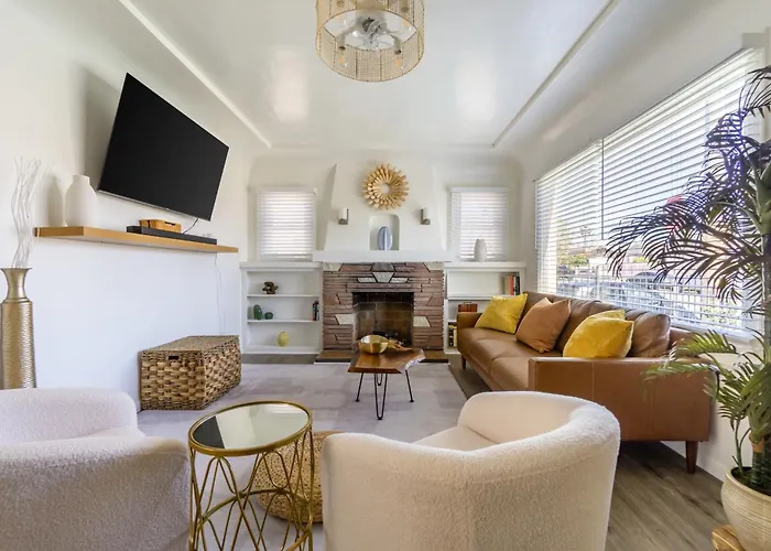The Touch Residences At 46Th St