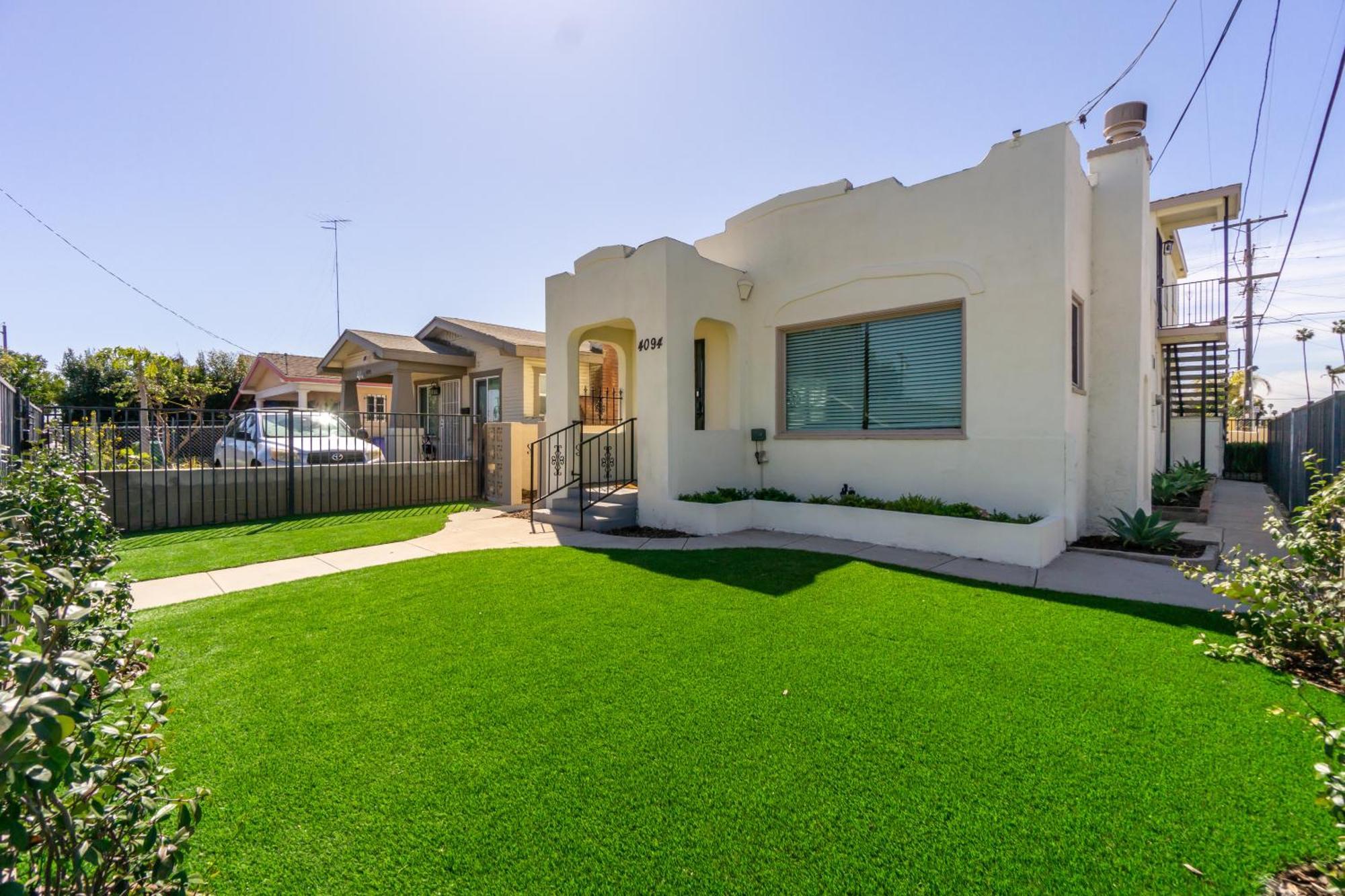The Touch Residences At 46th St *